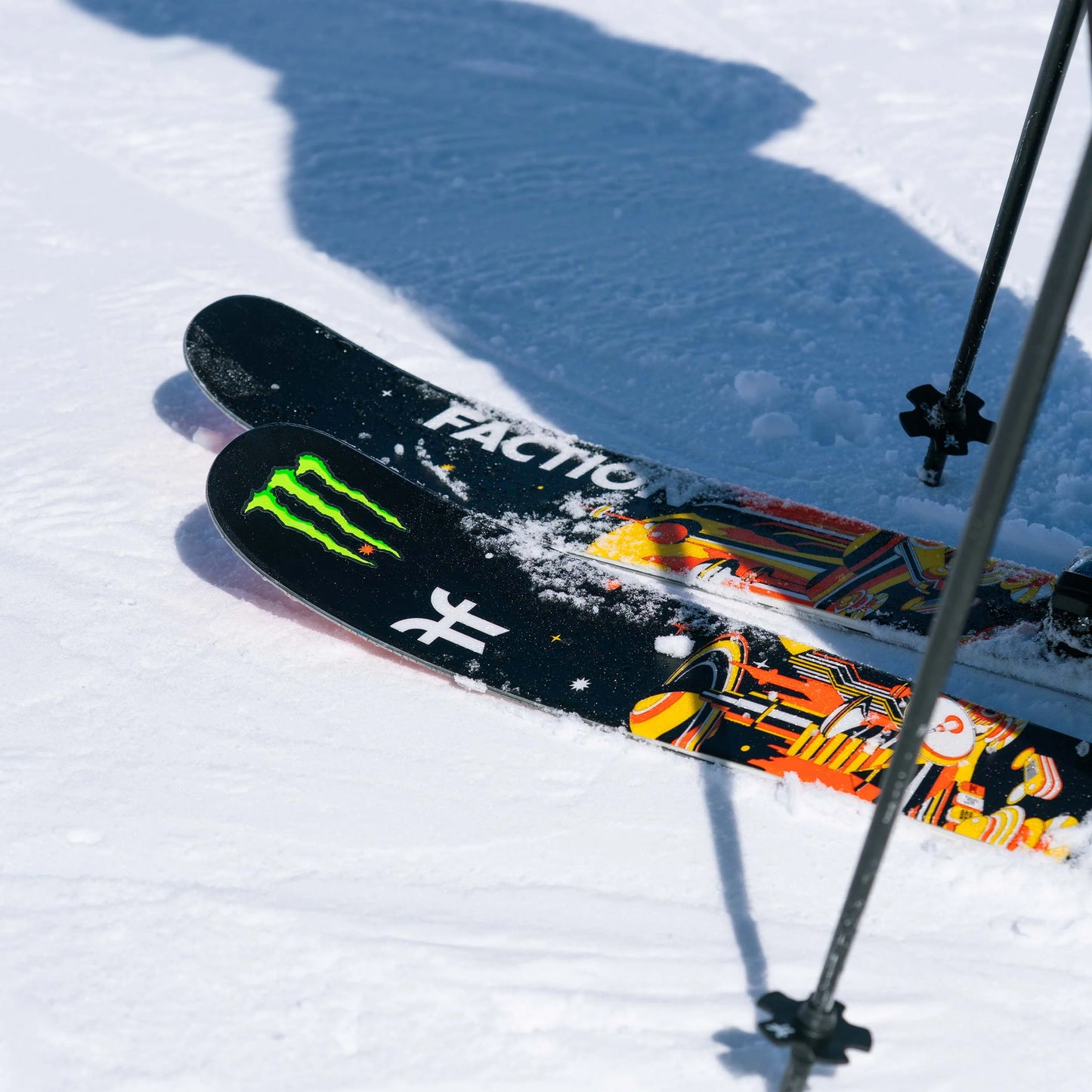 Faction-Skis-2526-Prodigy-2-Lifestyle2-1x1.webp