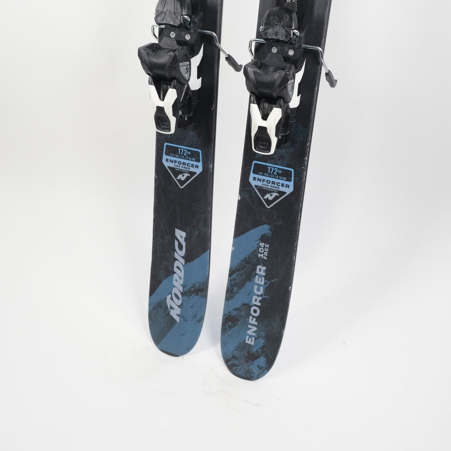 BTWO8540.jpg