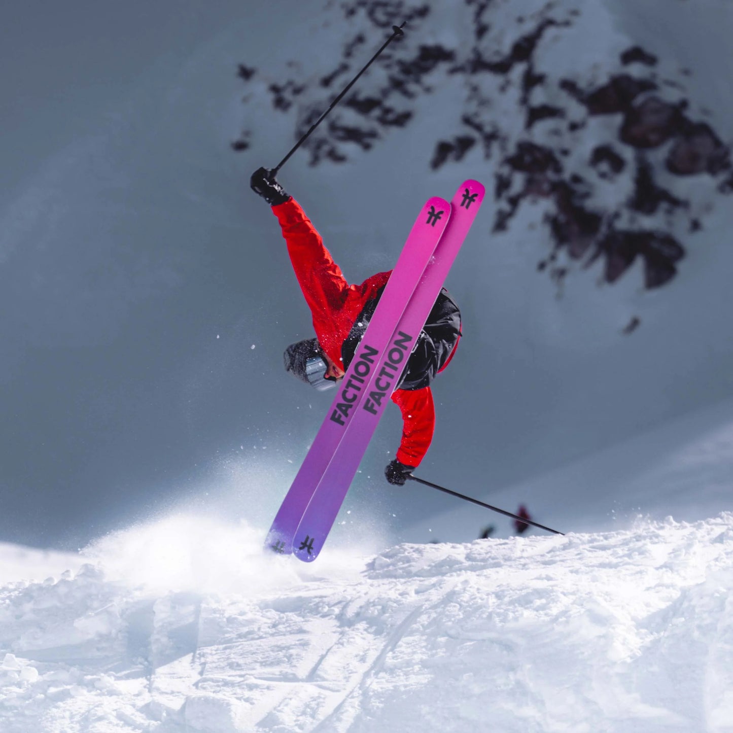 Faction-Skis-2526-Prodigy-3-Lifestyle-1x1.webp