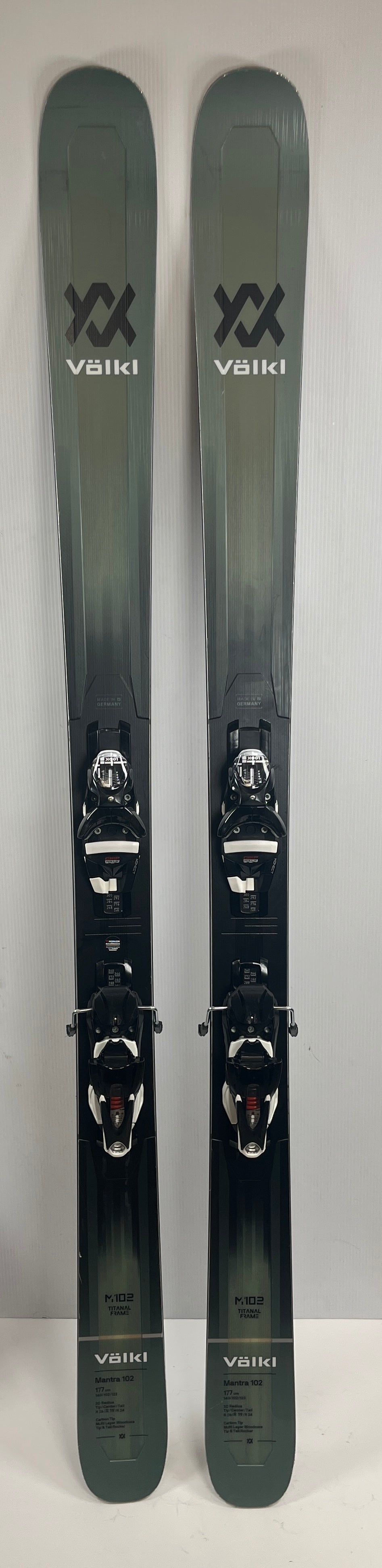 Völkl Mantra 102 w/ SPX12 bindings, 177cm
