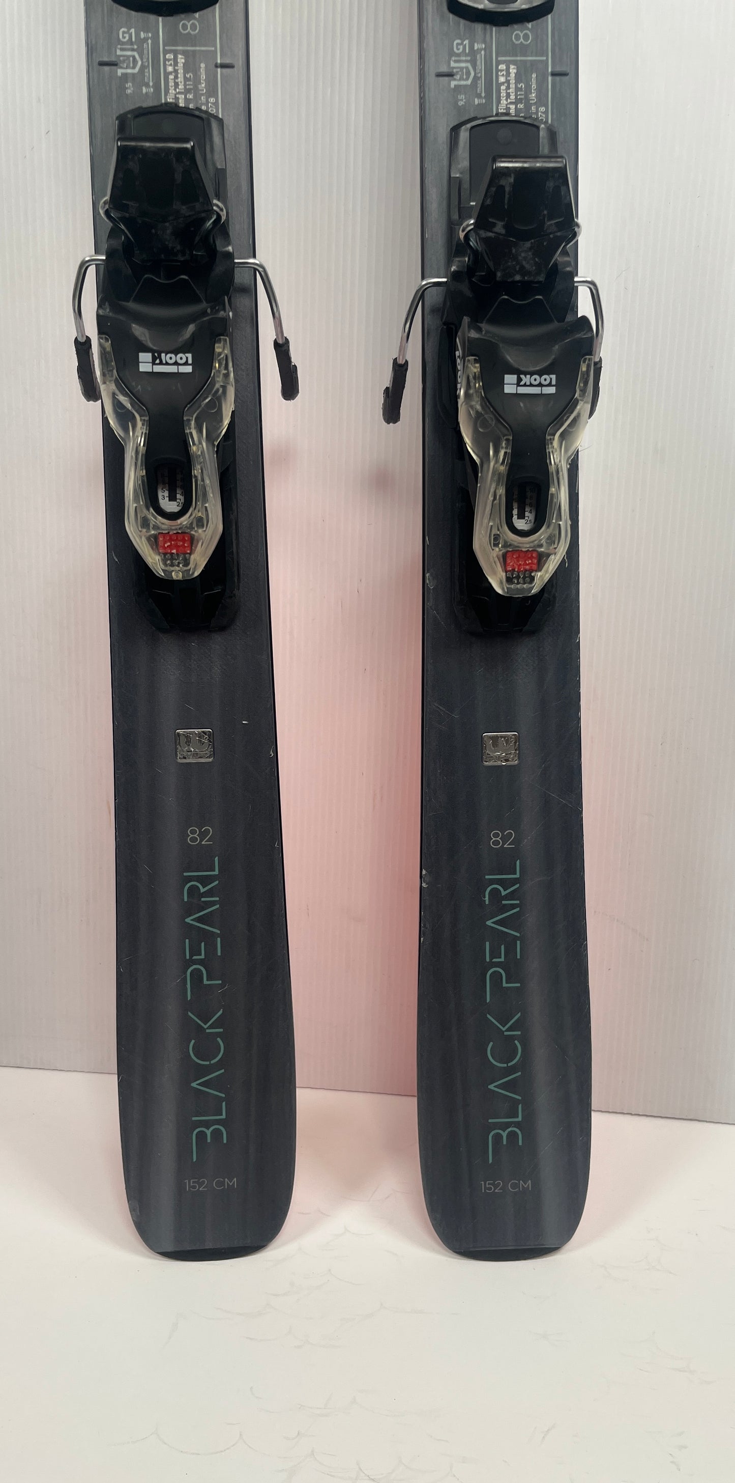Blizzard Black Pearl 82 w/ XPress 10 bindings, 152cm