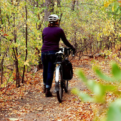 01110_banjobrothers_waterproof_pannier_on_a_bike_in_the_woods.jpg