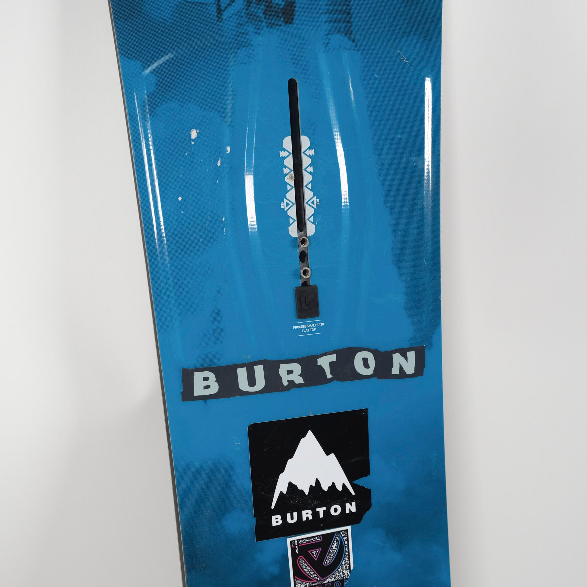 Burton Process Flying V Snowboard, 138cm – Pando Refitters Burton Process Flying V Snowboard, 138cm – Pando Refitters