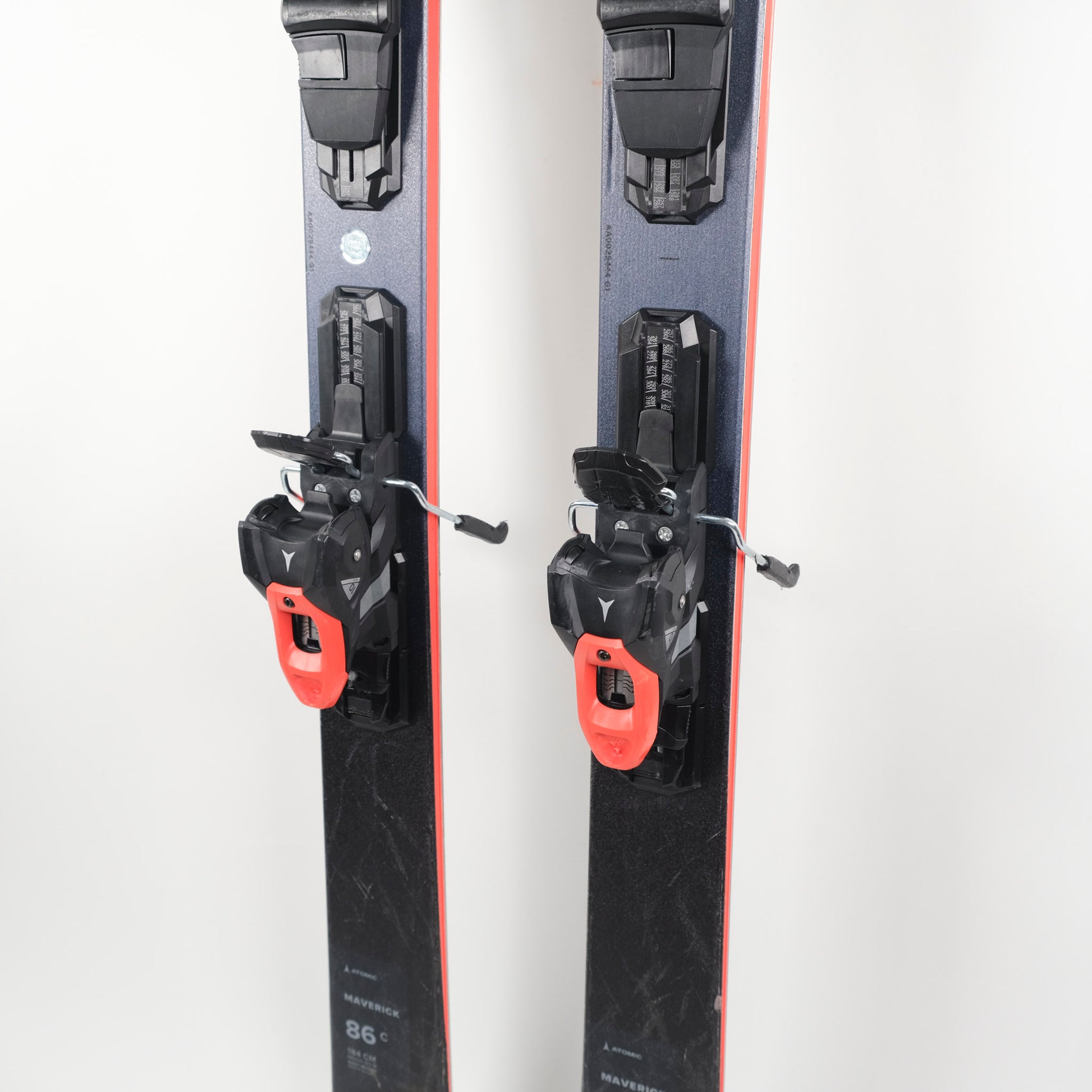 BTWO8530.jpg