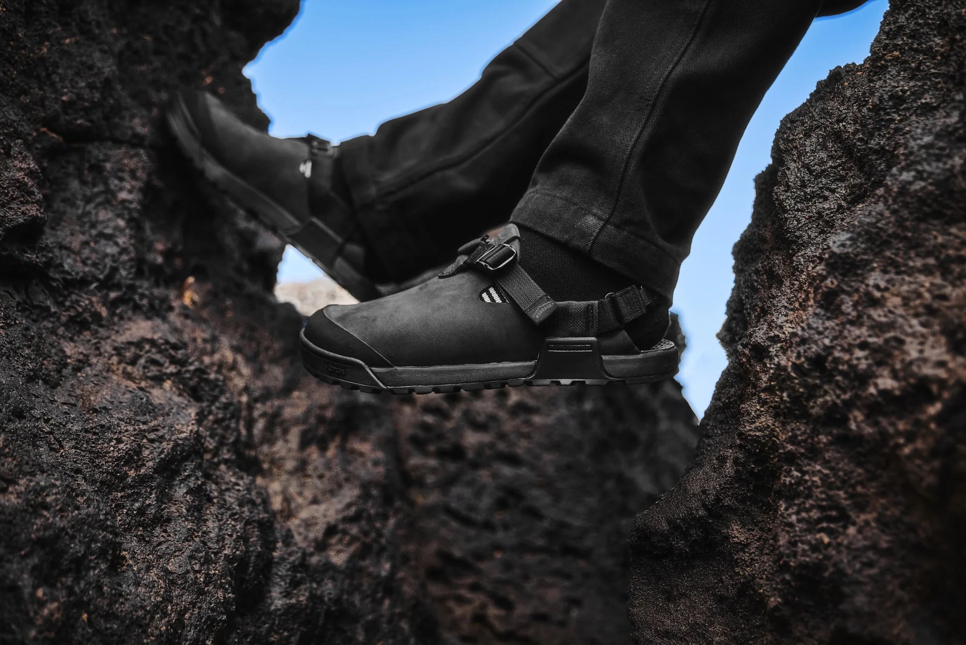 BedrockSandals_JTree_HiRes_BydlonAndrew_L1330199.webp