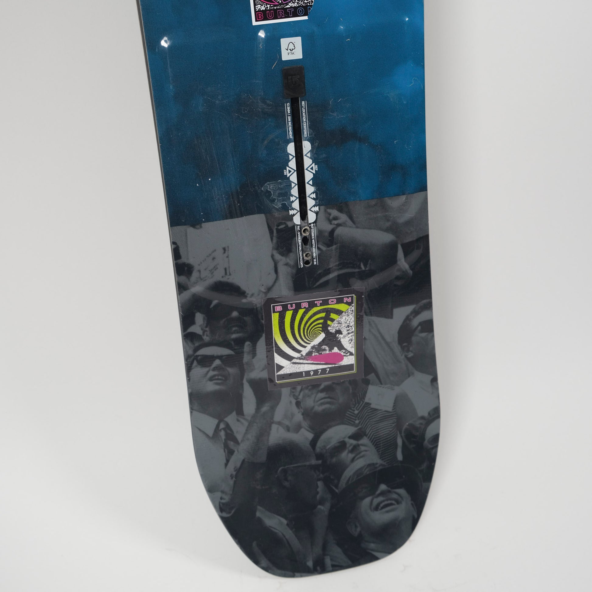 Burton Process Flying V Snowboard, 138cm – Pando Refitters Burton Process Flying V Snowboard, 138cm – Pando Refitters