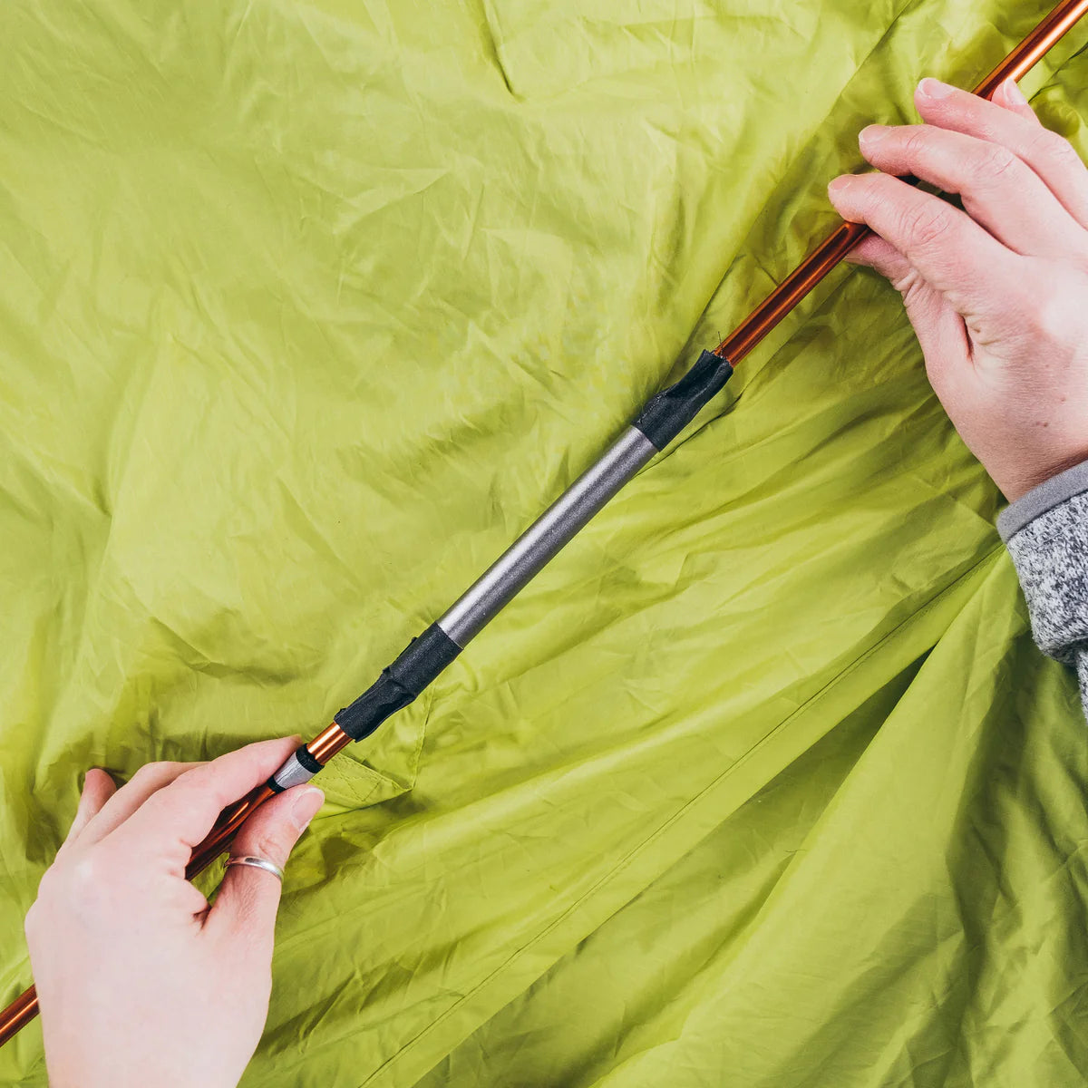80088-99-TentPoleSplint-Lifestyle_06.webp