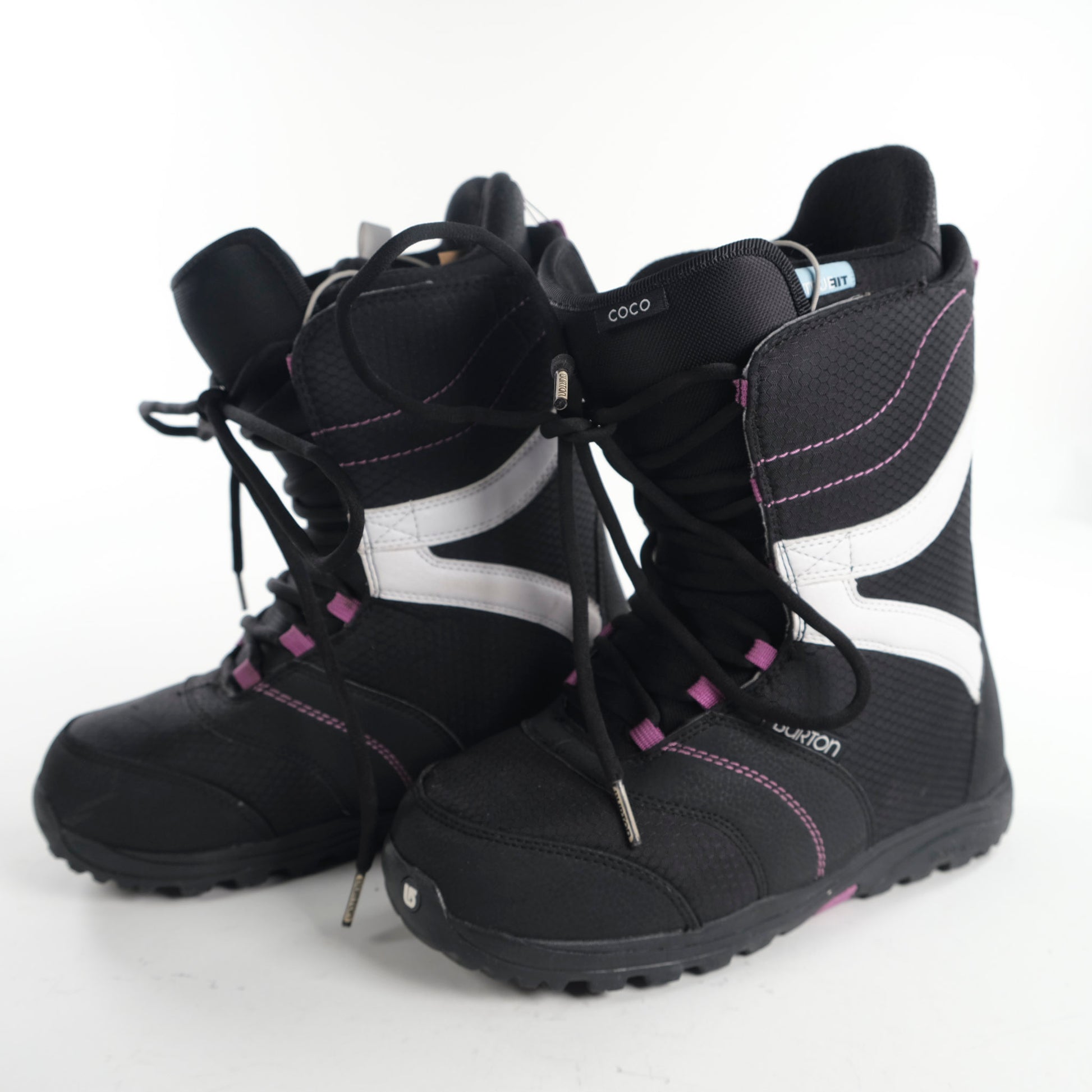 burton coco women's black snowboard boots W Boot proof internal gusset keeps snow from sneaking in Burton Coco Black Snowboard Boot