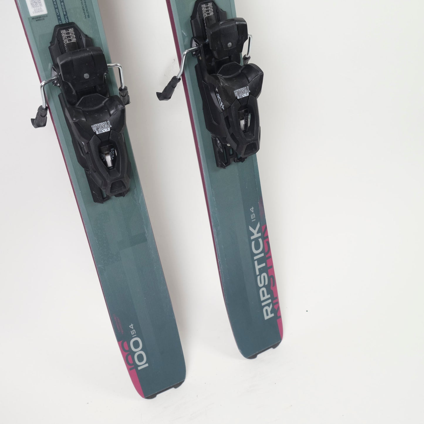 BTWO8750.jpg