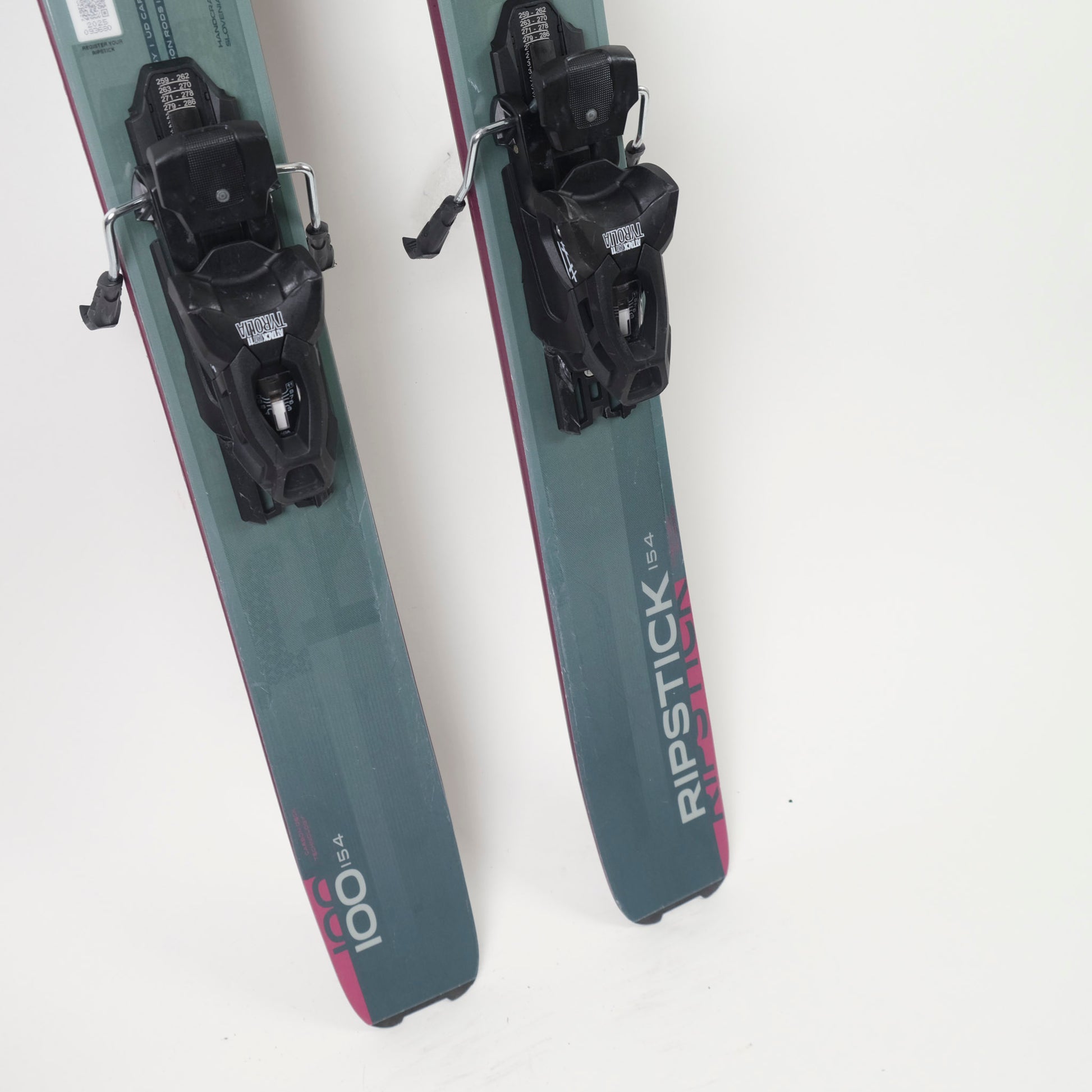 BTWO8750.jpg