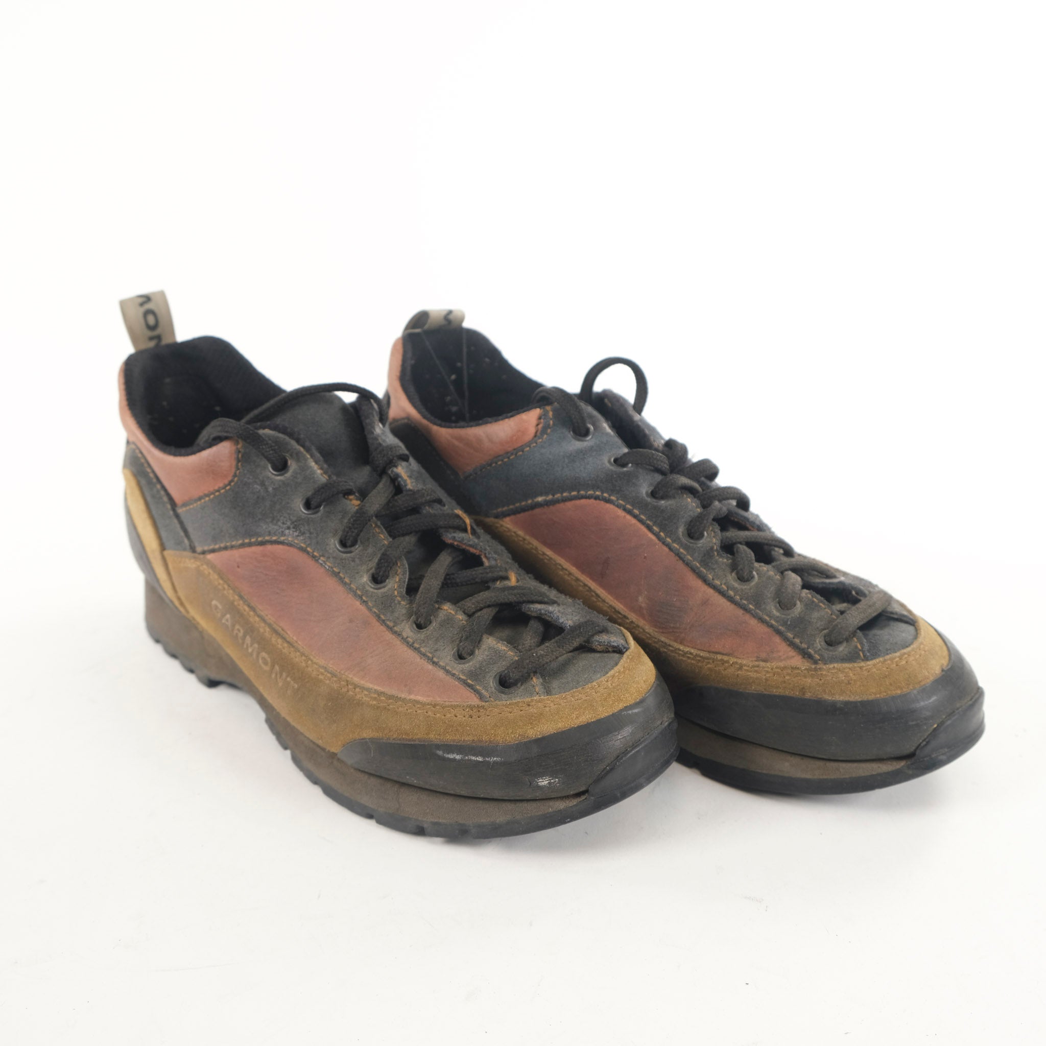Sticky Weekend Shoes – Pando Refitters