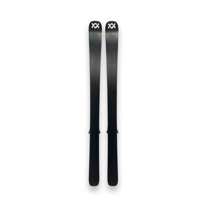 Völkl Mantra 102 w/ SPX12 bindings, 184cm