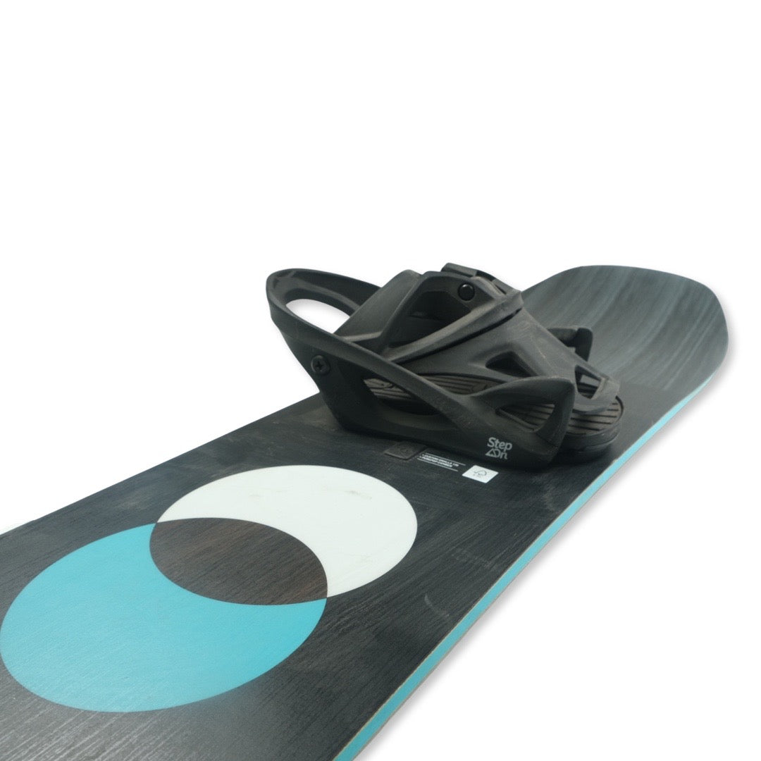 burton custom 2020 snowboard bindings - black Burton 2020 Custom 135cm Snowboard w/ Step On Bindings – Pando Refitters